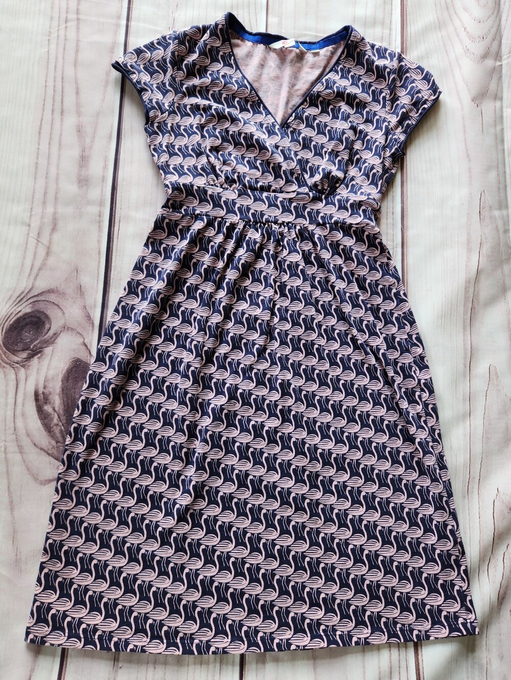 Boden Flamingo "Casual Jersey Day Dress" Navy Pink #J0118 | Women's Size 2P - Picture 3 of 11